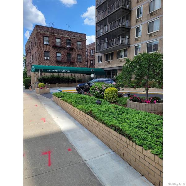 118-18 Union TPKE #5J, Kew Gardens, NY 11415