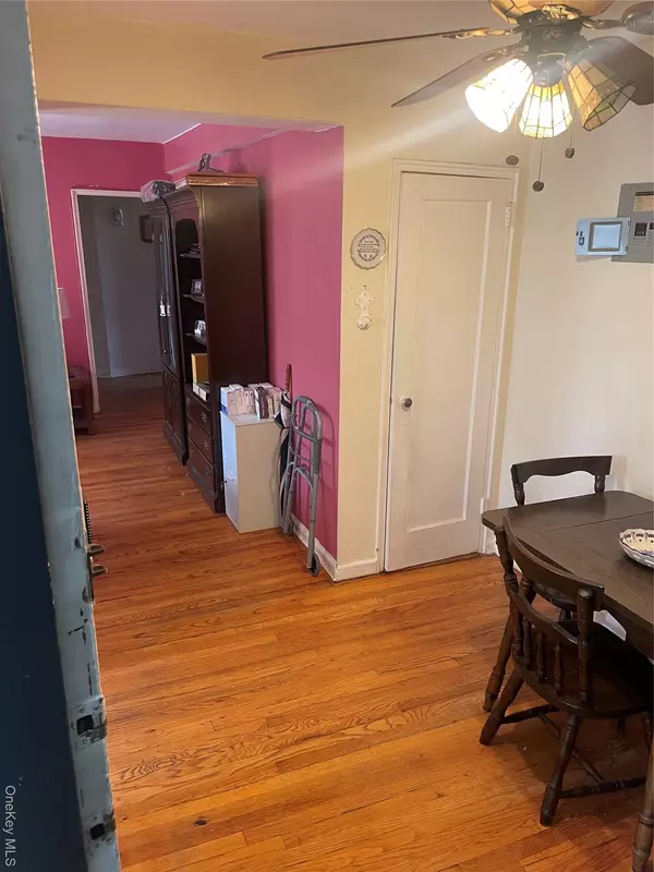 Bronx, NY 10471,5614 Netherland Avenue #4A