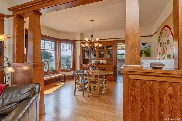 Saugerties, NY 12477,108 Latham CIR