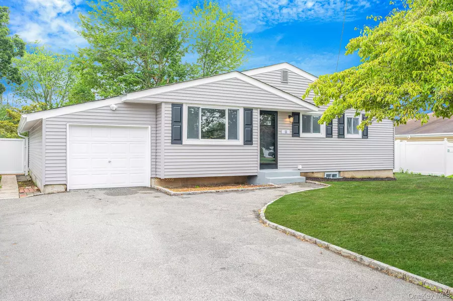 11 W 11 ST, Deer Park, NY 11729