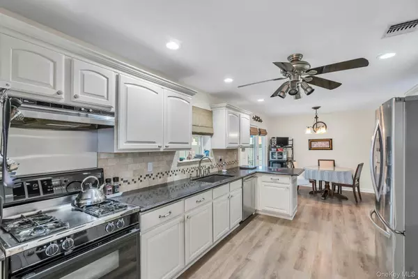 Commack, NY 11725,7 Silver Pond CIR