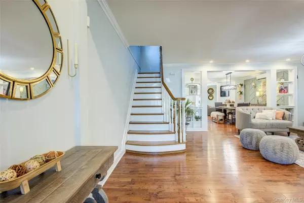 Queens Village, NY 11428,92-24 218 ST