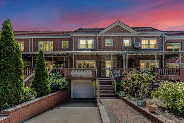 Forest Hills, NY 11375,105-38 65th RD