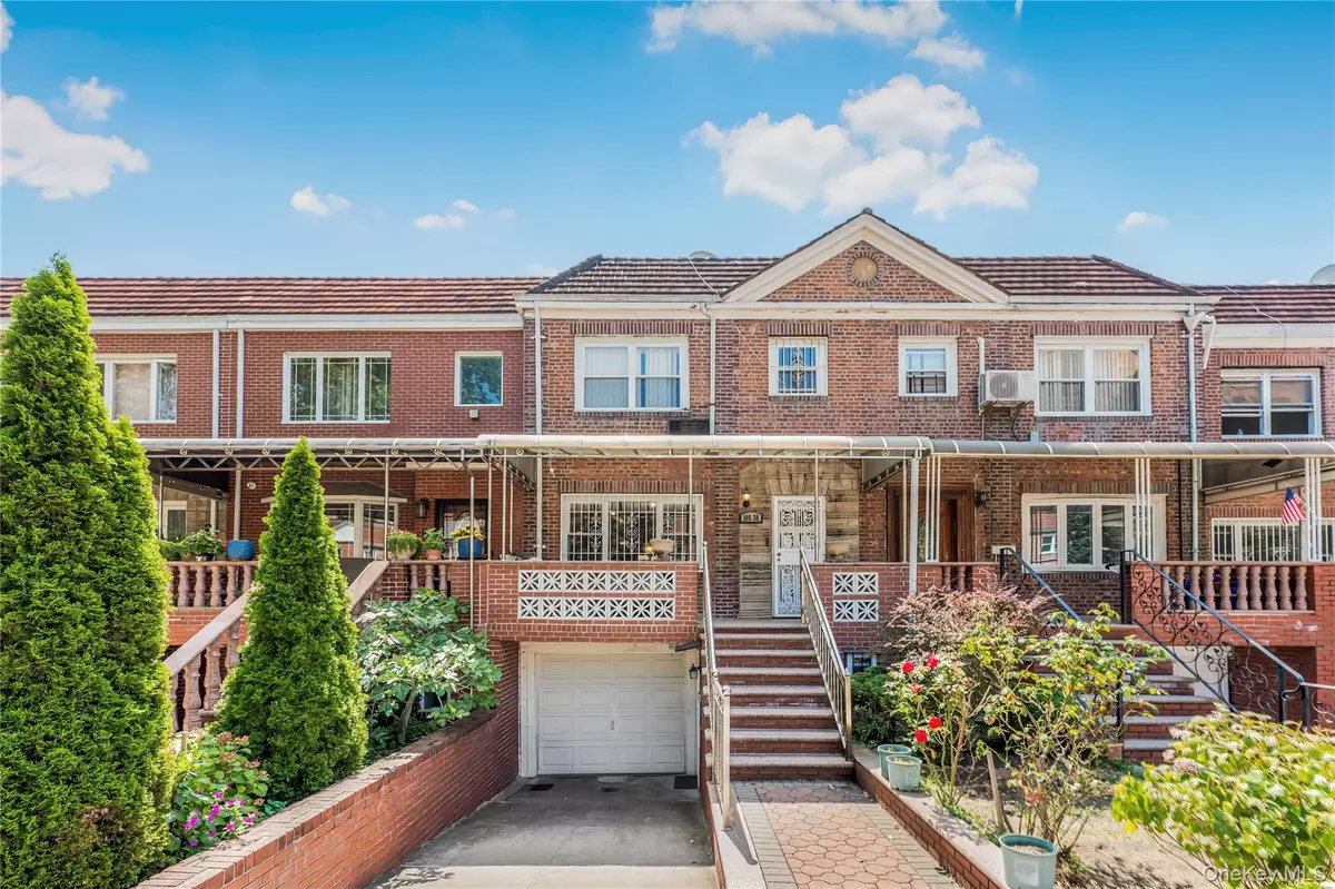 Forest Hills, NY 11375,105-38 65th RD