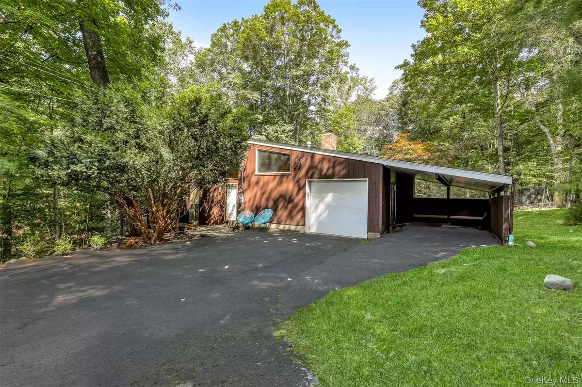 Airmont, NY 10952,8 Beaver Hollow LN