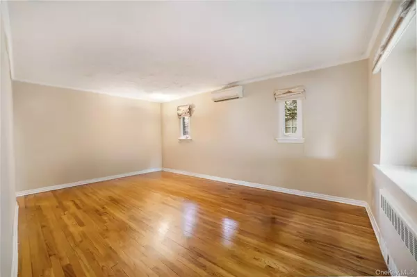 Bellerose, NY 11426,7719 252nd ST