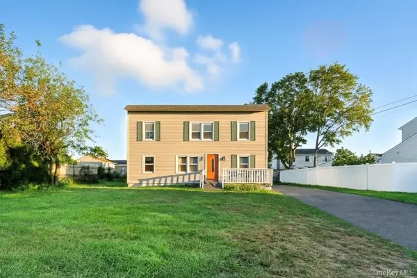 Brentwood, NY 11717,40 White ST