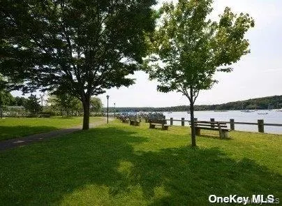 Northport, NY 11768,76 Bayview AVE #A