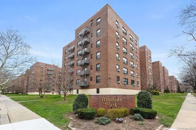 Bayside, NY 11364,73-45 210th ST #3F