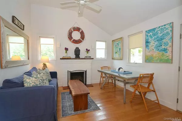 Hampton Bays, NY 11946,3 Mineola CT