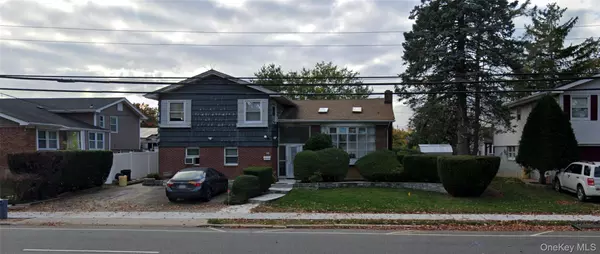 211 Cantiague Rock RD, Westbury, NY 11590