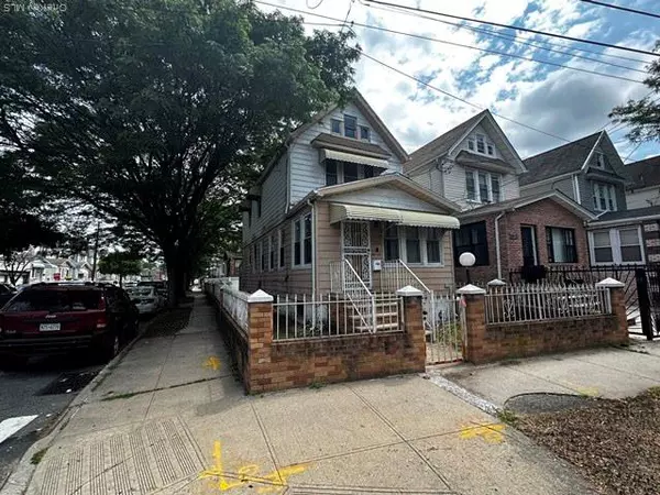 11019 Liverpool ST, Jamaica, NY 11435