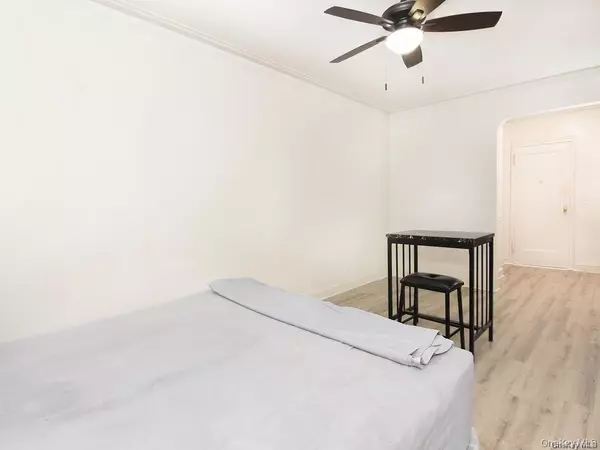 Bronx, NY 10462,2191 bolton ST #3E