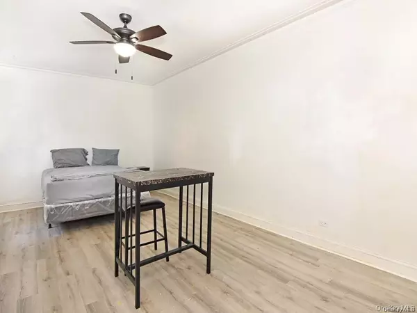 Bronx, NY 10462,2191 bolton ST #3E