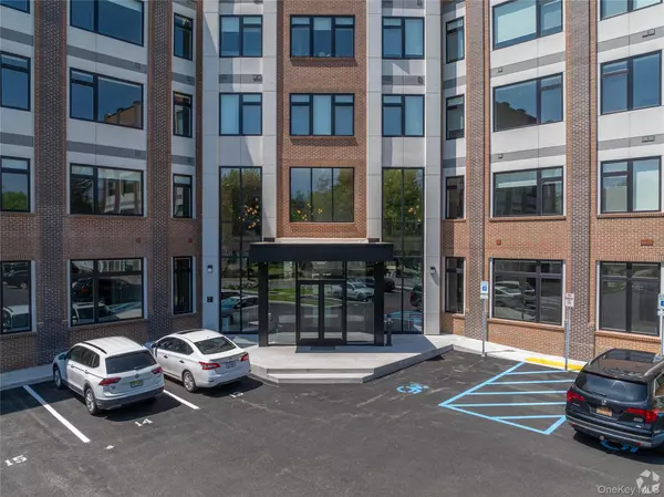 Suffern, NY 10901,15 Washington AVE #205