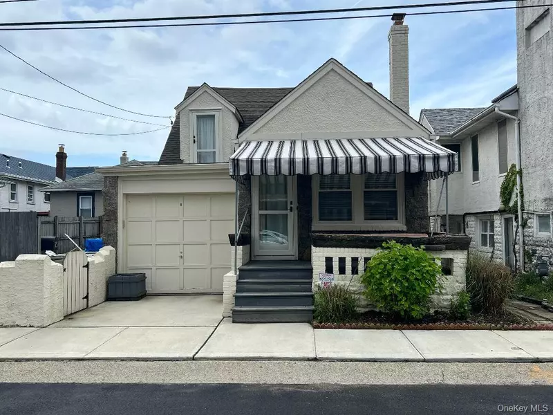 75 Mohawk AVE, East Atlantic Beach, NY 11561