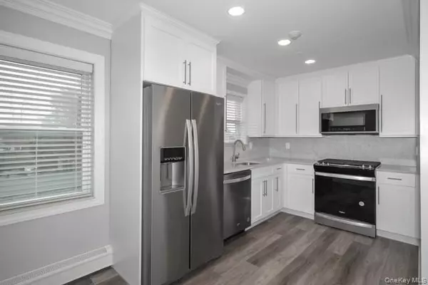 Lindenhurst, NY 11757,183 N Wellwood AVE #9