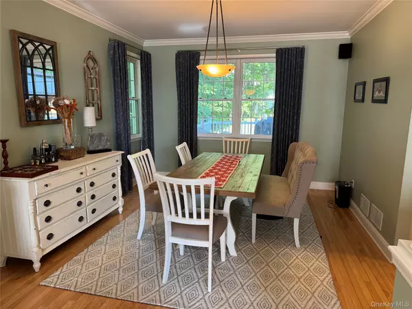 Tuxedo Park, NY 10987,51 Cedar DR