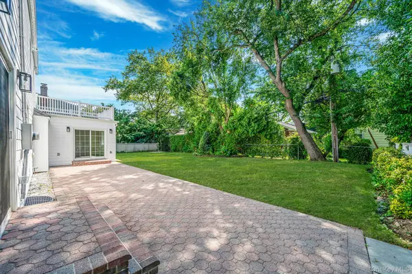 Garden City, NY 11530,210 Roxbury RD