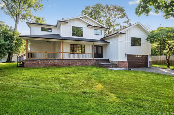 Westbury, NY 11590,64 Jane CT
