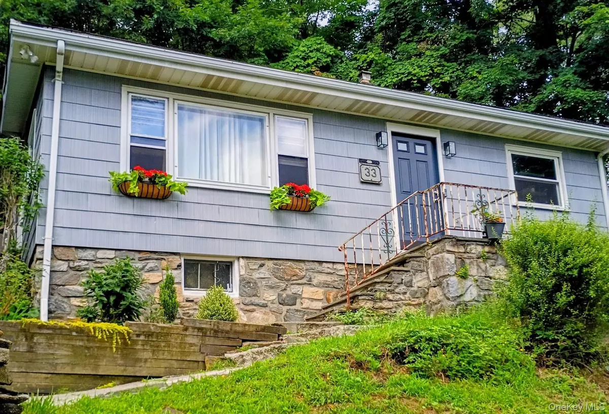 Carmel, NY 10541,33 Curry RD