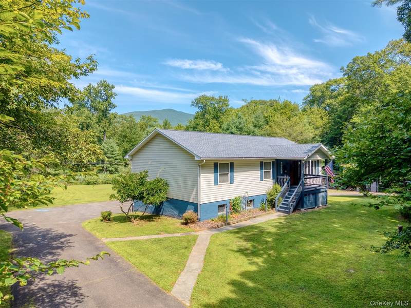 58 Kelder HWY, Olivebridge, NY 12461