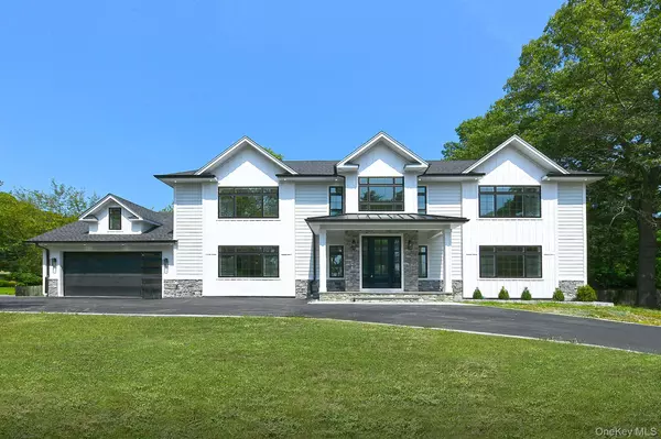 11 Edcris LN, Huntington, NY 11743