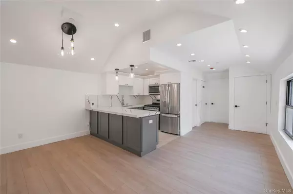 Bronx, NY 10469,953 Tilden ST