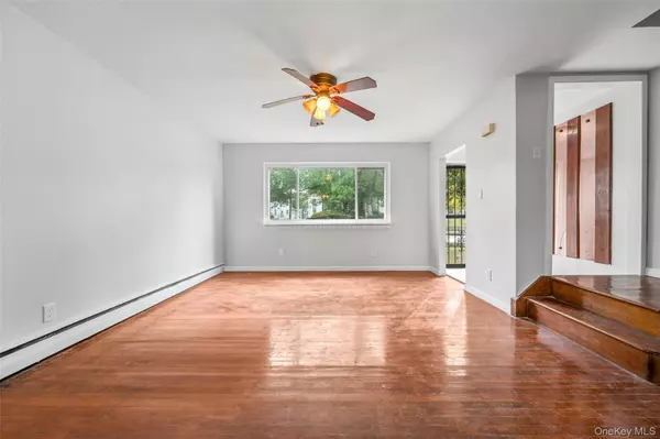 Saint Albans, NY 11434,132-18 Farmers BLVD