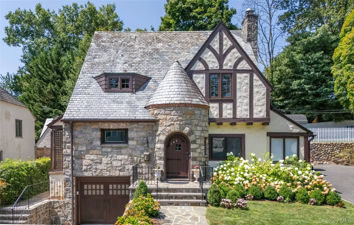 Mount Vernon, NY 10552,144 Douglas PL