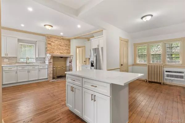 Bay Shore, NY 11706,80 Ocean AVE