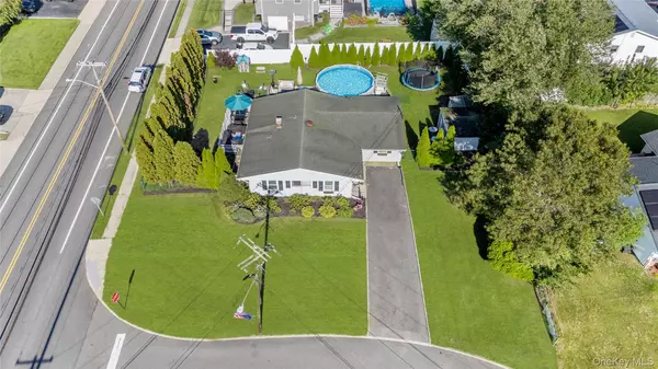 Patchogue, NY 11772,1 Debbie LN