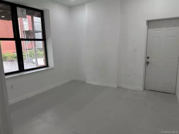 Bronx, NY 10458,2506 Hughes AVE