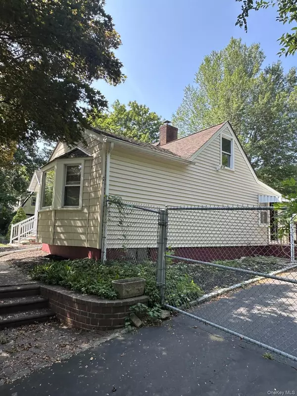 Dix Hills, NY 11746,357 Deer Park RD