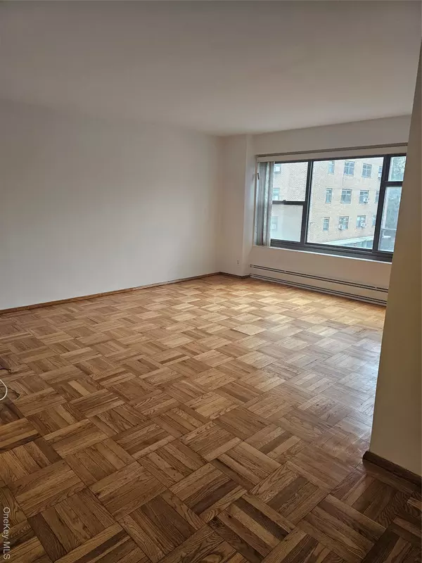 Astoria, NY 11106,21-85 34th Ave #3B