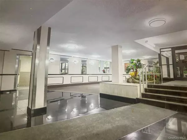 Flushing, NY 11354,31-31 138th ST #5H