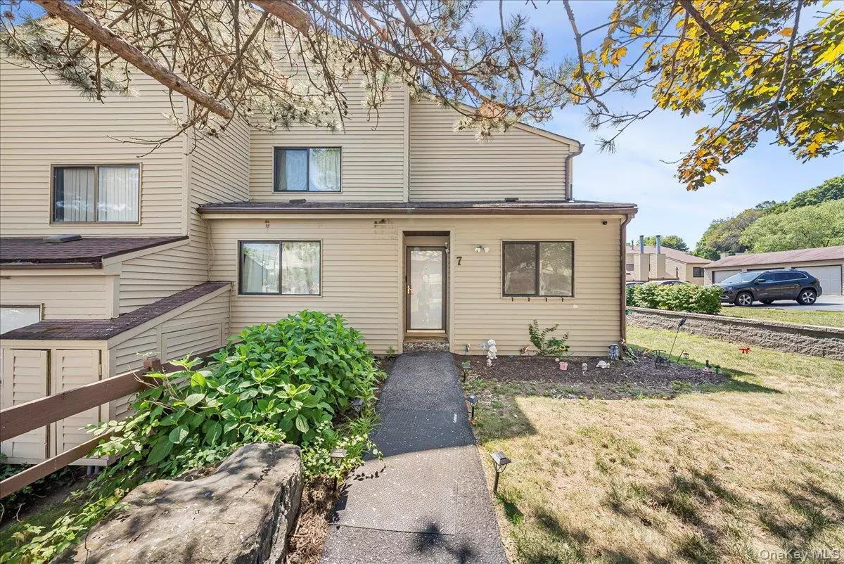 Highland Mills, NY 10930,7 Sycamore CT