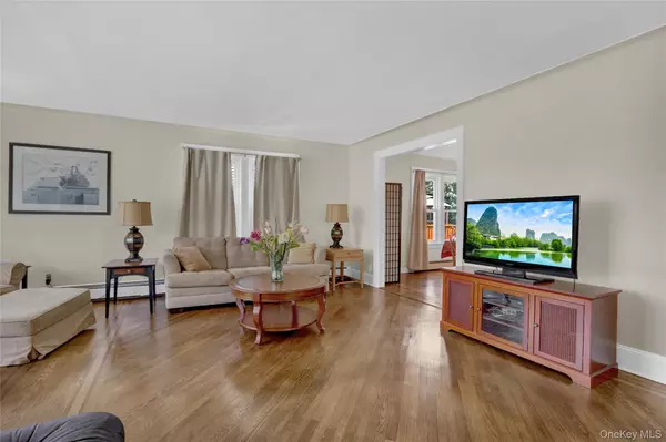Valley Stream, NY 11581,57 Munro BLVD