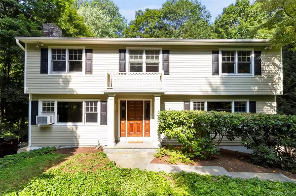 81 Hidden Hollow LN,  Millwood,  NY 10546