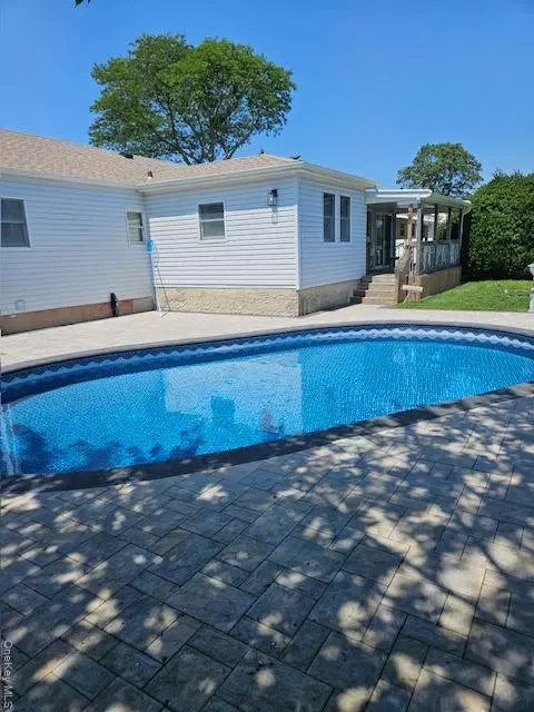 Deer Park, NY 11729,147 W 11th ST