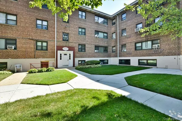Floral Park, NY 11001,91 Tulip AVE #GC-2