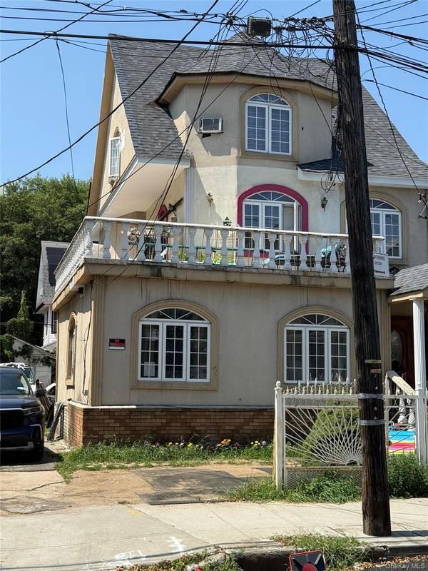 87 34 116 ST, Richmond Hill, NY 11418