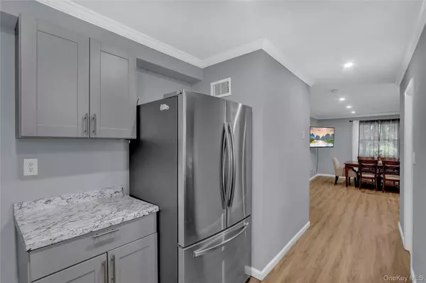 North Babylon, NY 11703,100 Erlanger BLVD