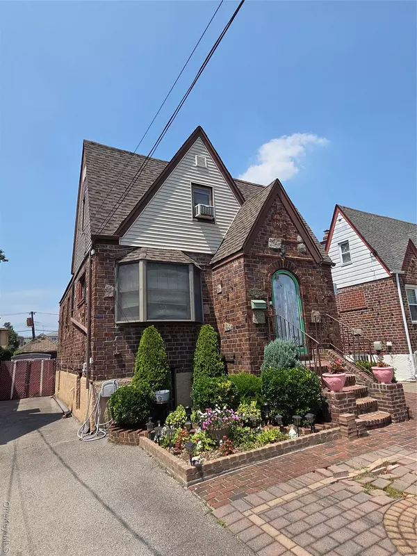 Howard Beach, NY 11414,158-30 96