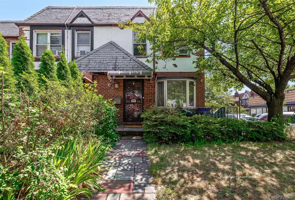 Forest Hills, NY 11375,72-89 Yellowstone BLVD