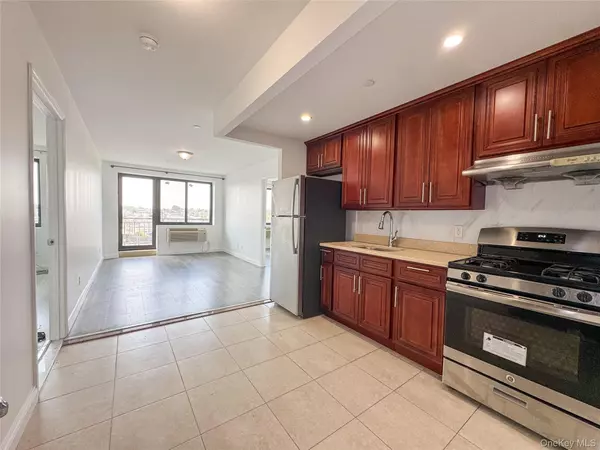 Woodside, NY 11377,7026 Queens BLVD #7F