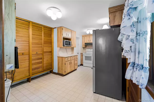 Hurley, NY 12443,109 Terrace LN
