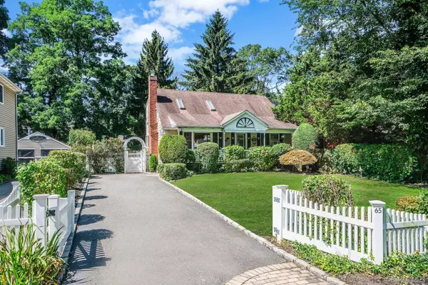 East Northport, NY 11731,65 Circle DR