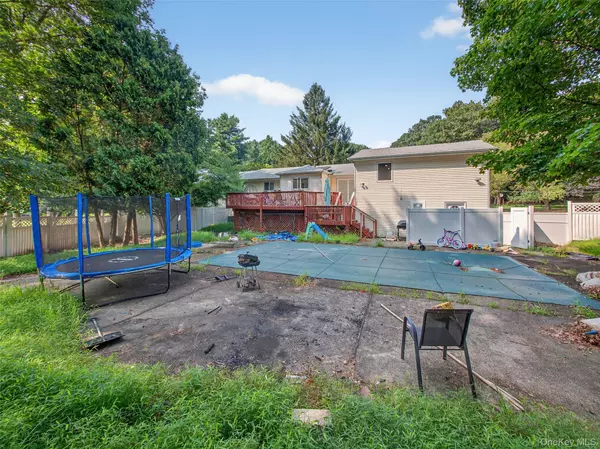 Airmont, NY 10952,7 Eleanor PL