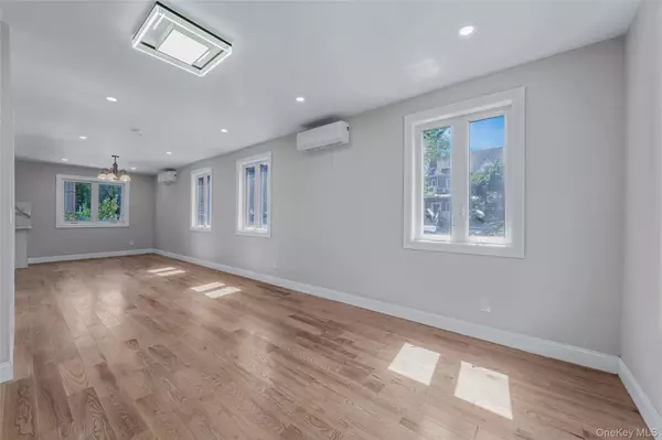 Flushing, NY 11367,141-67 72 Crescent